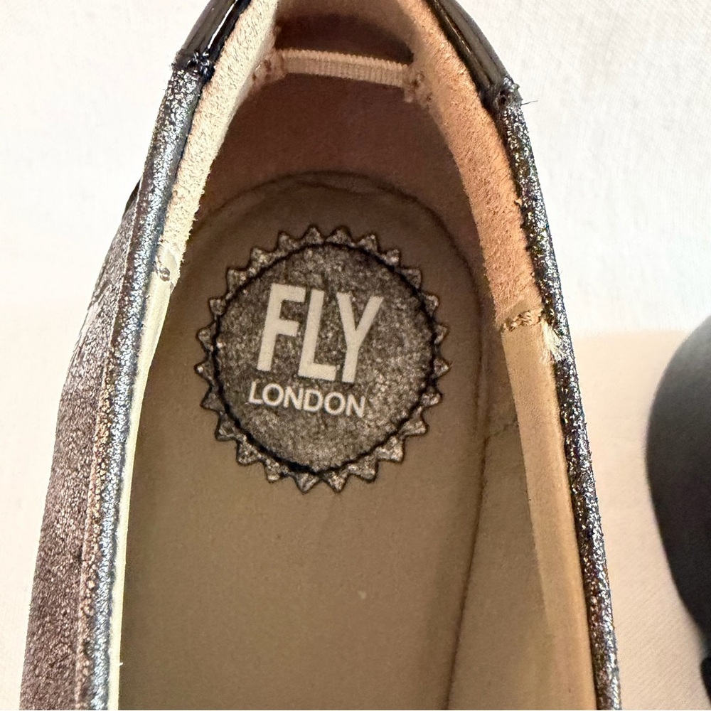 Fly London Women's Beso Metallic Leather Wedge Pumps Size 40 New - Picture 4 of 10
